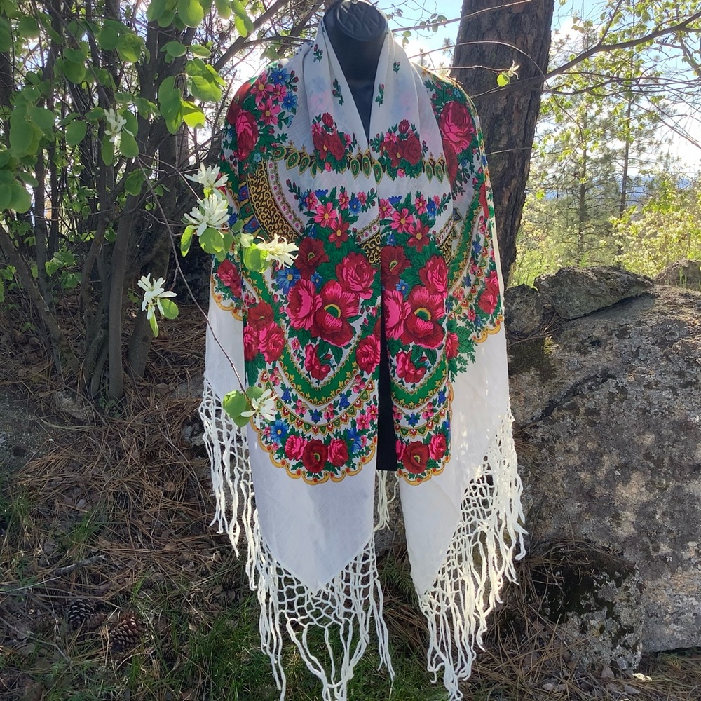 Extra large Vintage White Floral Shawl with Fringe